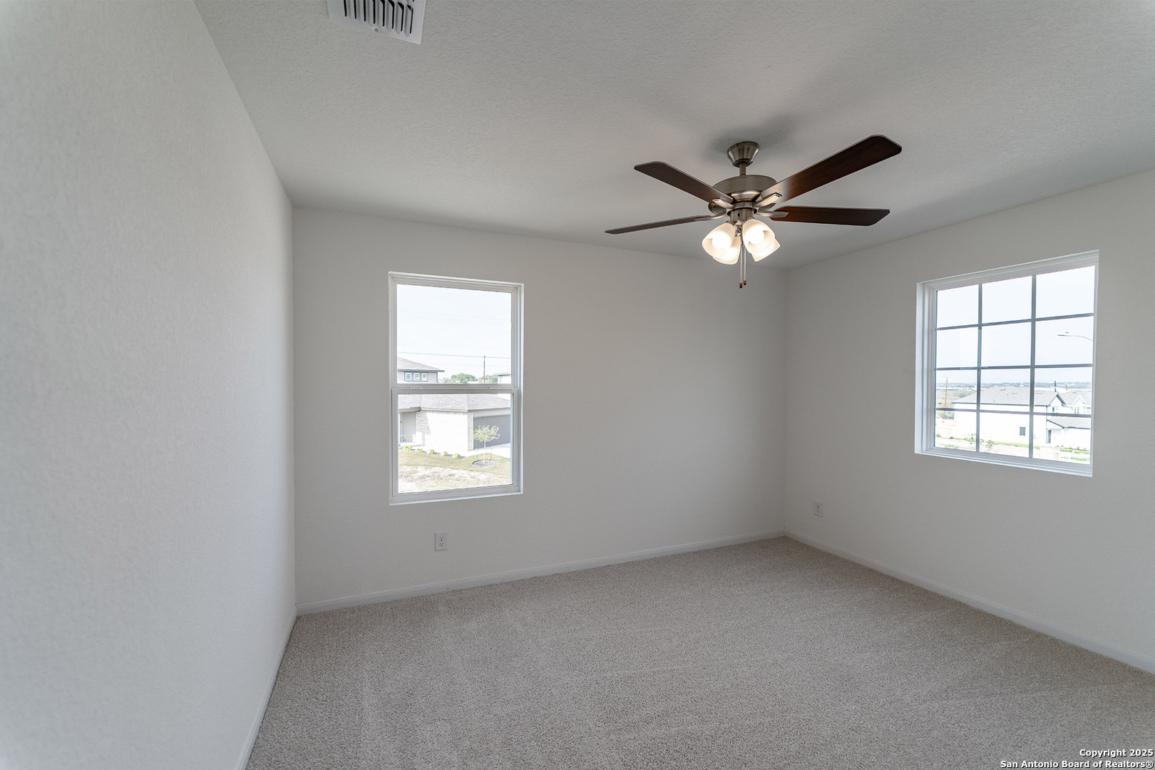 11114 Hollinger Circle Converse TX 78109