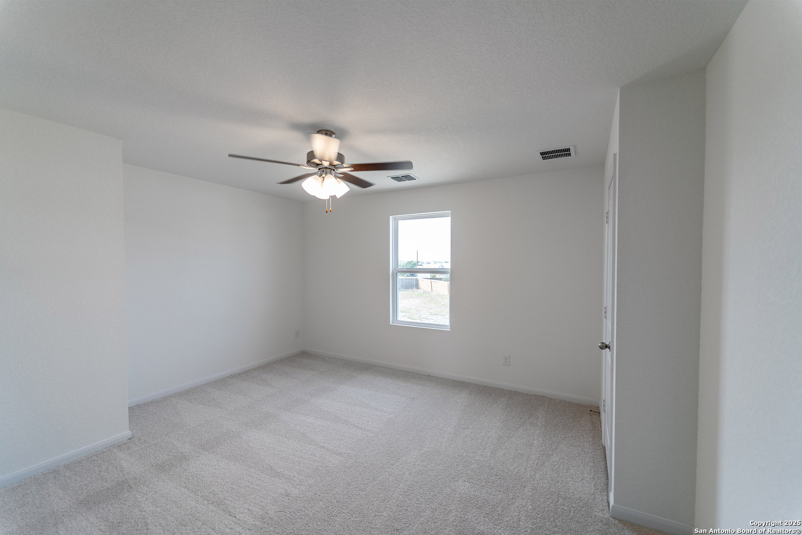 11114 Hollinger Circle Converse TX 78109