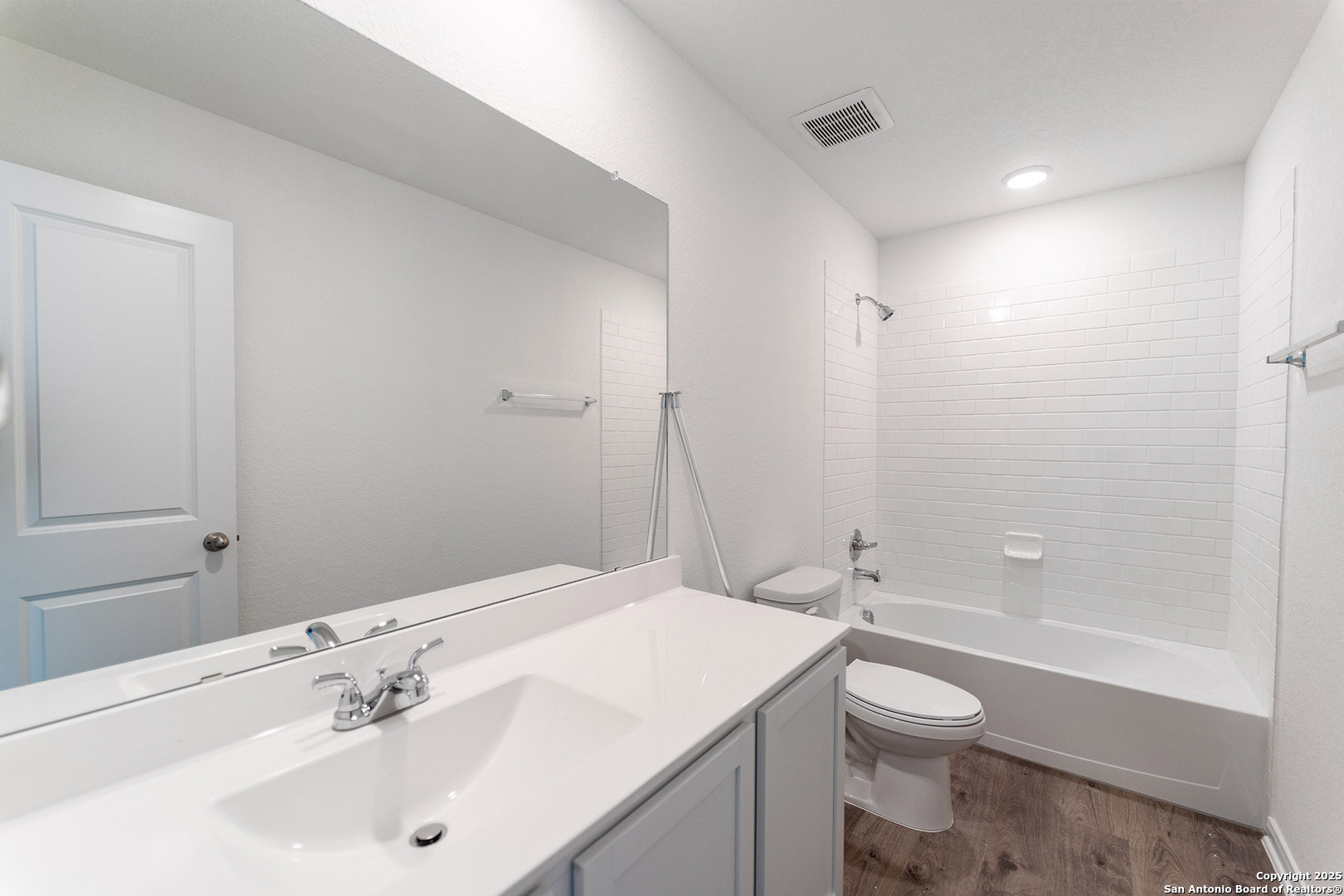 11114 Hollinger Circle Converse TX 78109