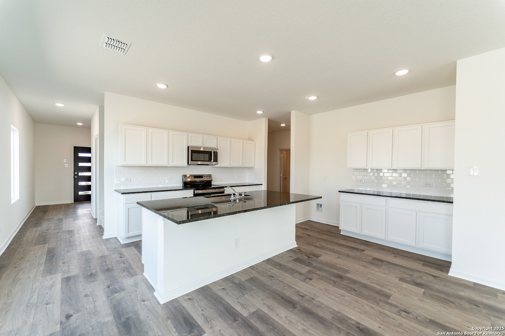 11114 Hollinger Circle Converse TX 78109