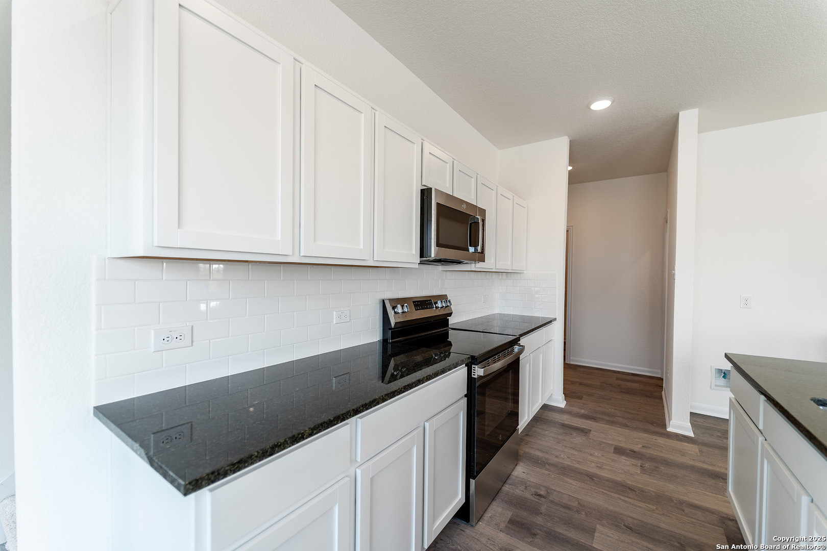 11114 Hollinger Circle Converse TX 78109