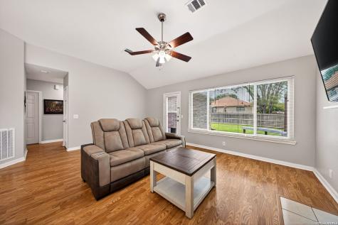 2532 Grove Park Schertz TX 78154