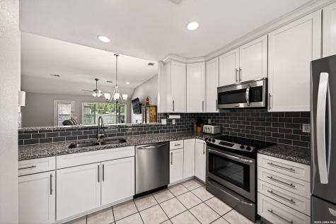 2532 Grove Park Schertz TX 78154
