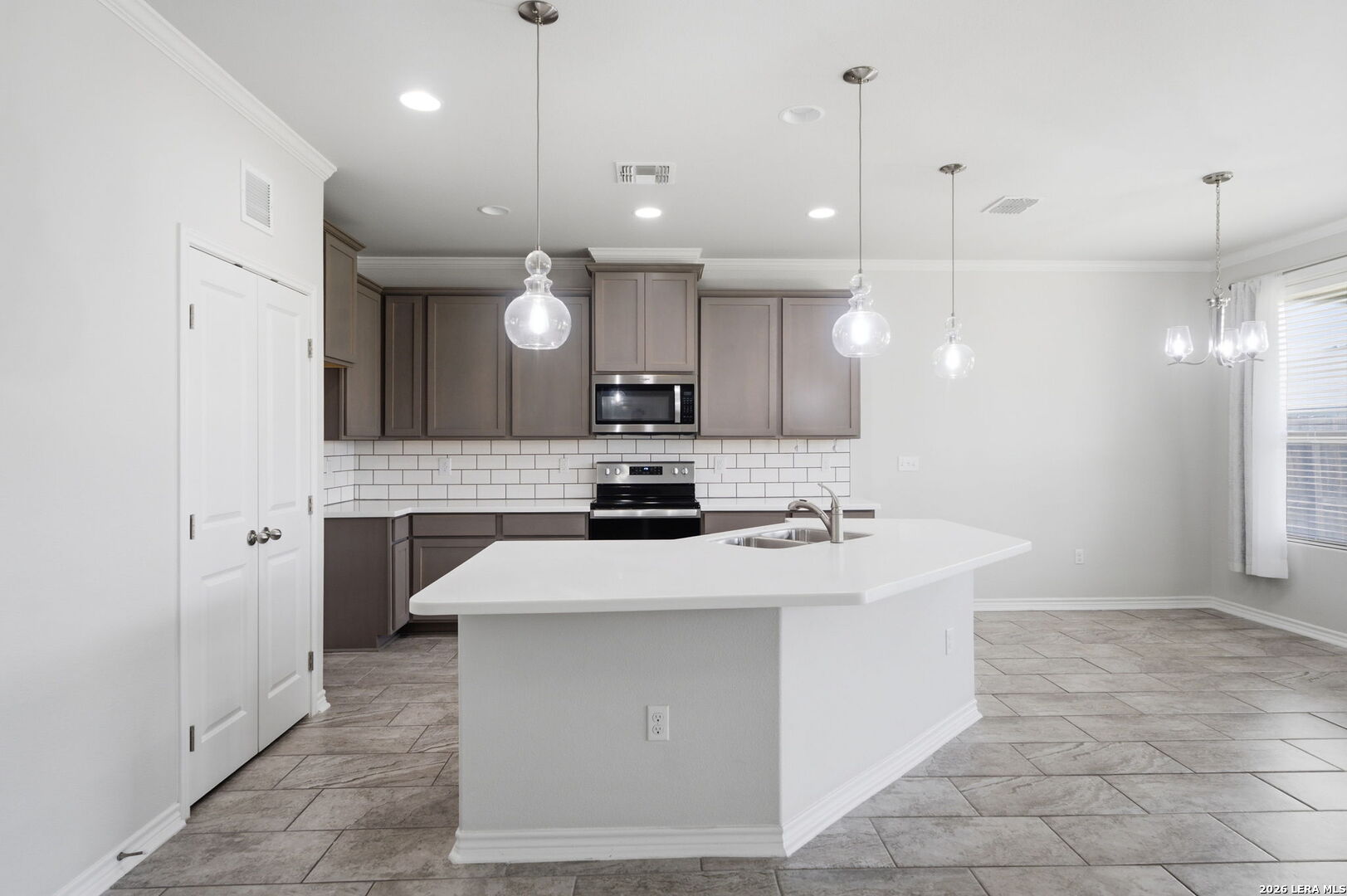 1036 Ocean Breeze Portland TX 78374