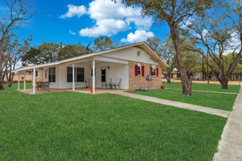 155 Ranch Country La Vernia TX 78121