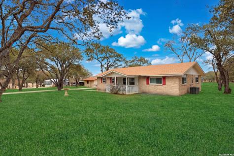 155 Ranch Country La Vernia TX 78121