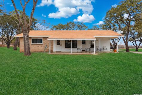155 Ranch Country La Vernia TX 78121