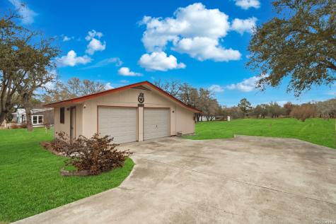 155 Ranch Country La Vernia TX 78121