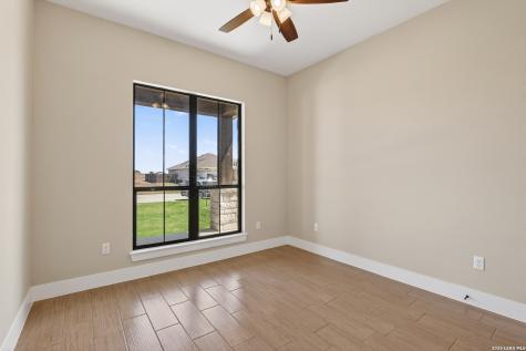 721 N Dickson Poth TX 78147