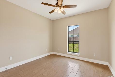 721 N Dickson Poth TX 78147
