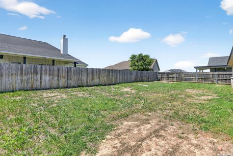 721 N Dickson Poth TX 78147