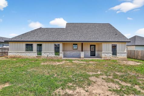 721 N Dickson Poth TX 78147