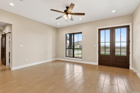 721 N Dickson Poth TX 78147