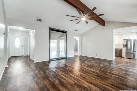 8330 Bart Starr Street San Antonio TX 78240