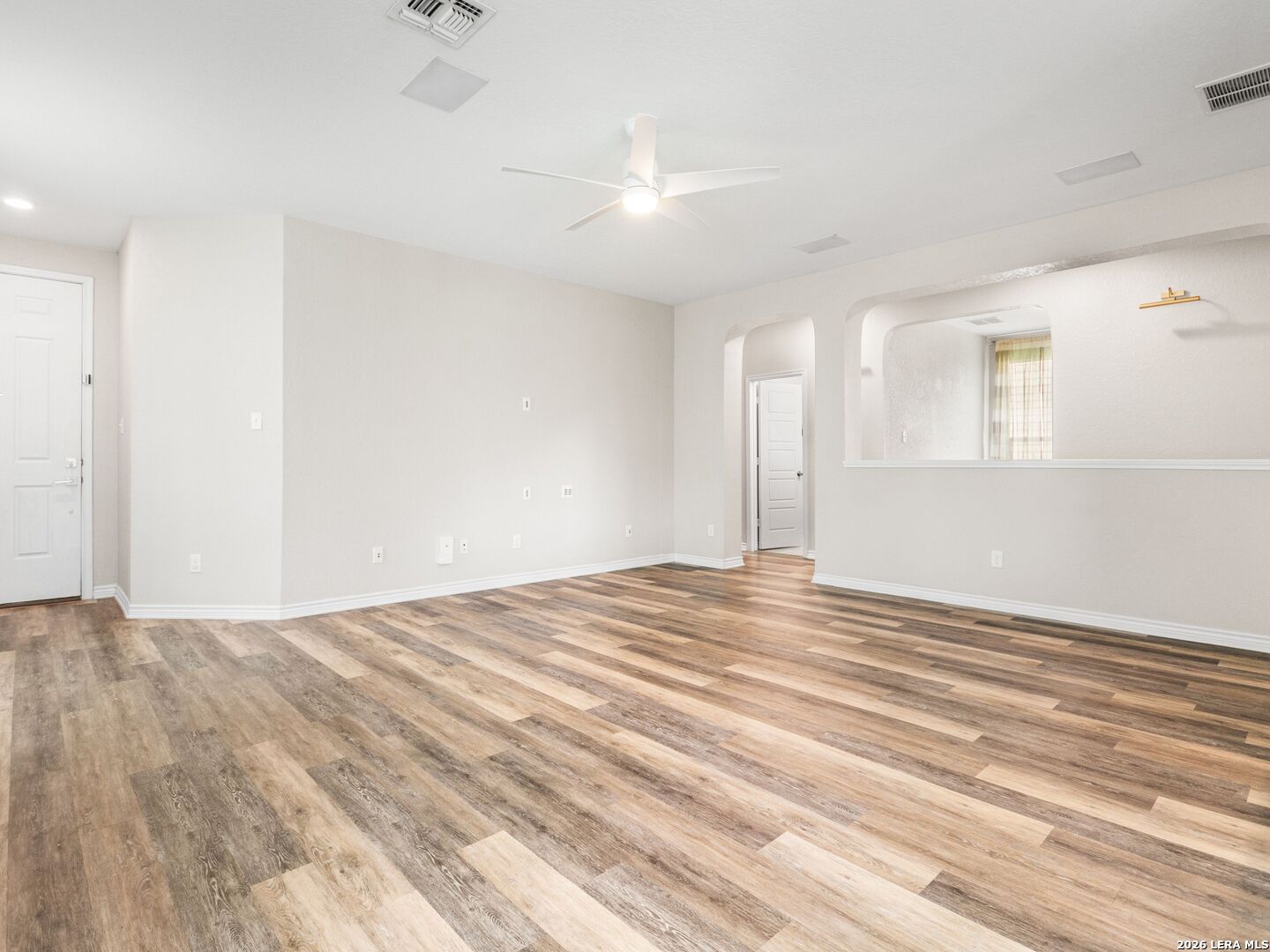 3358 Uresti Fields Converse TX 78109