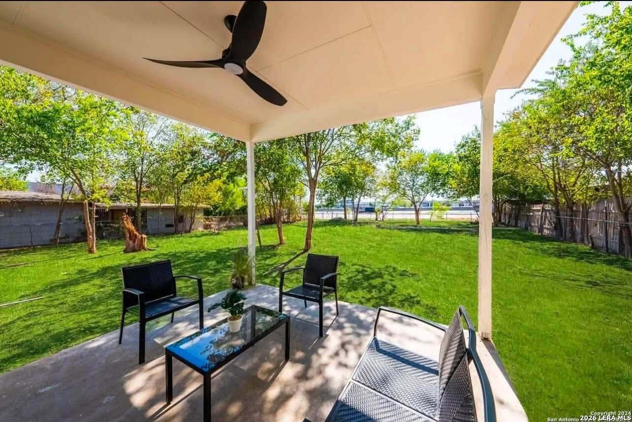741 Perryman Street New Braunfels TX 78130