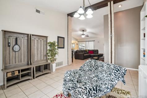 5323 Cerro Vista San Antonio TX 78233