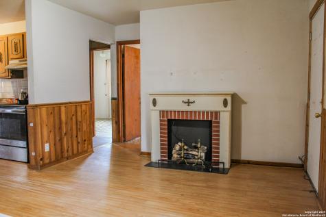 695 South Thunder Creek Road Utopia TX 78884