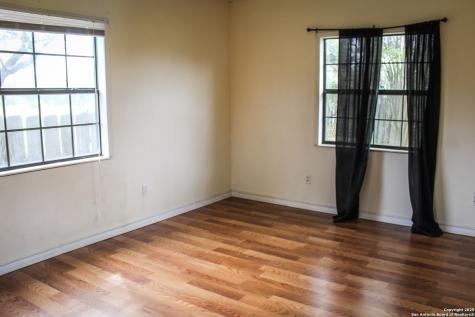 695 South Thunder Creek Road Utopia TX 78884