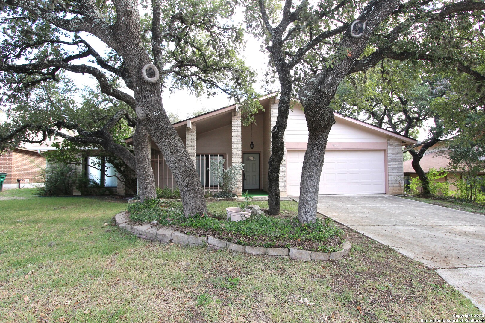 8511 Oak Fence Street San Antonio TX 78251