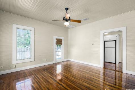 529 W Bridge Street New Braunfels TX 78130