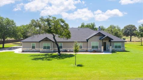 116 E Ashton Boulevard Floresville TX 78114
