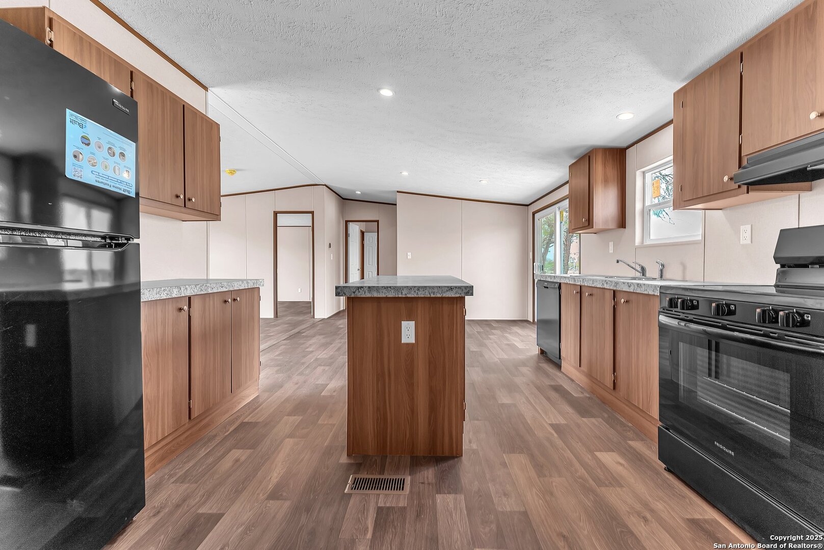5709 County Road 422 Pleasanton TX 78064