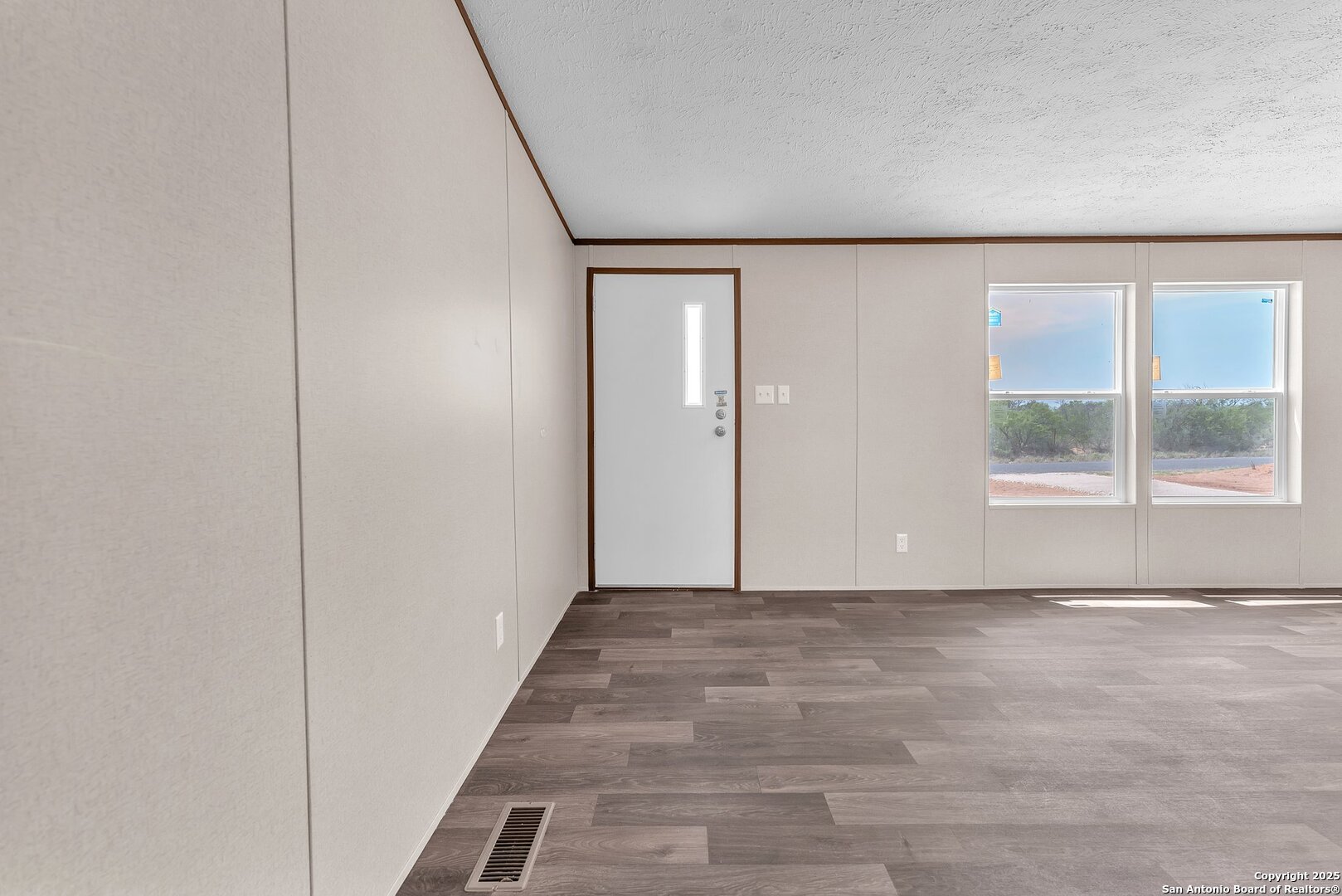 5709 County Road 422 Pleasanton TX 78064