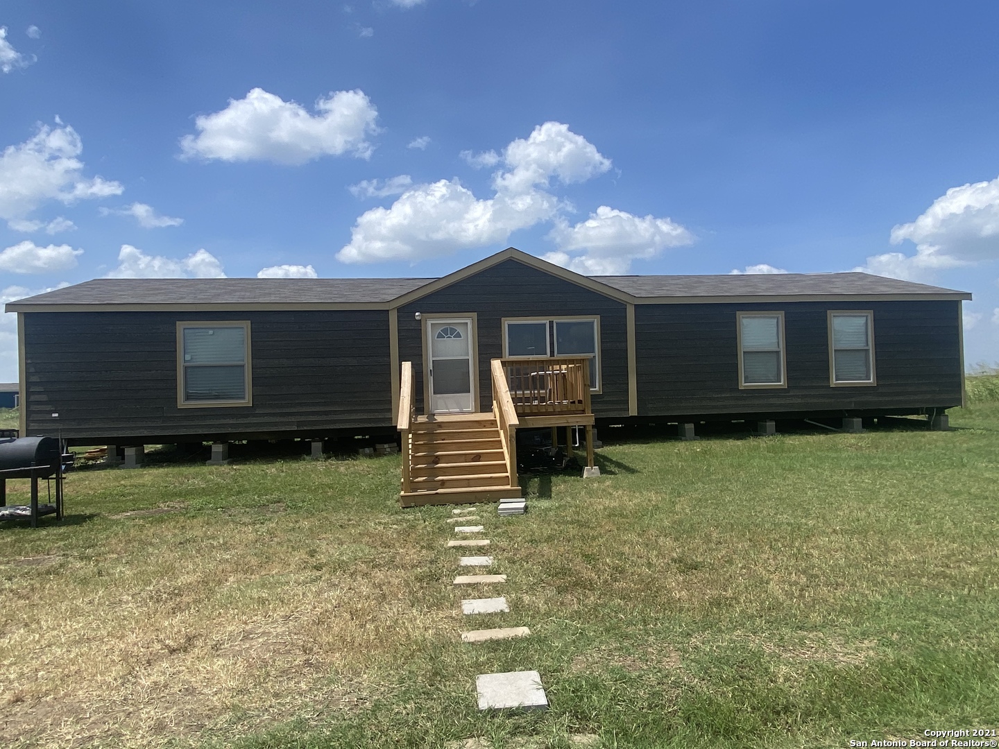 147 Granjeno Drive Pleasanton TX 78064