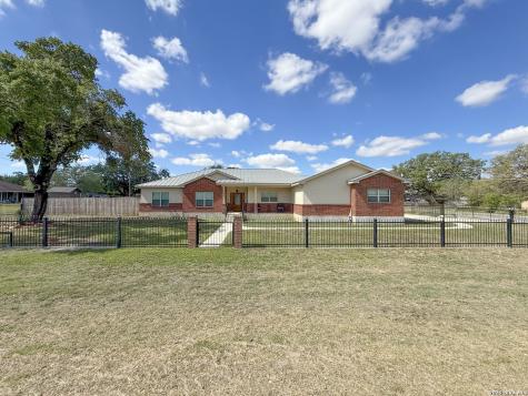 101 8th Street Natalia TX 78059