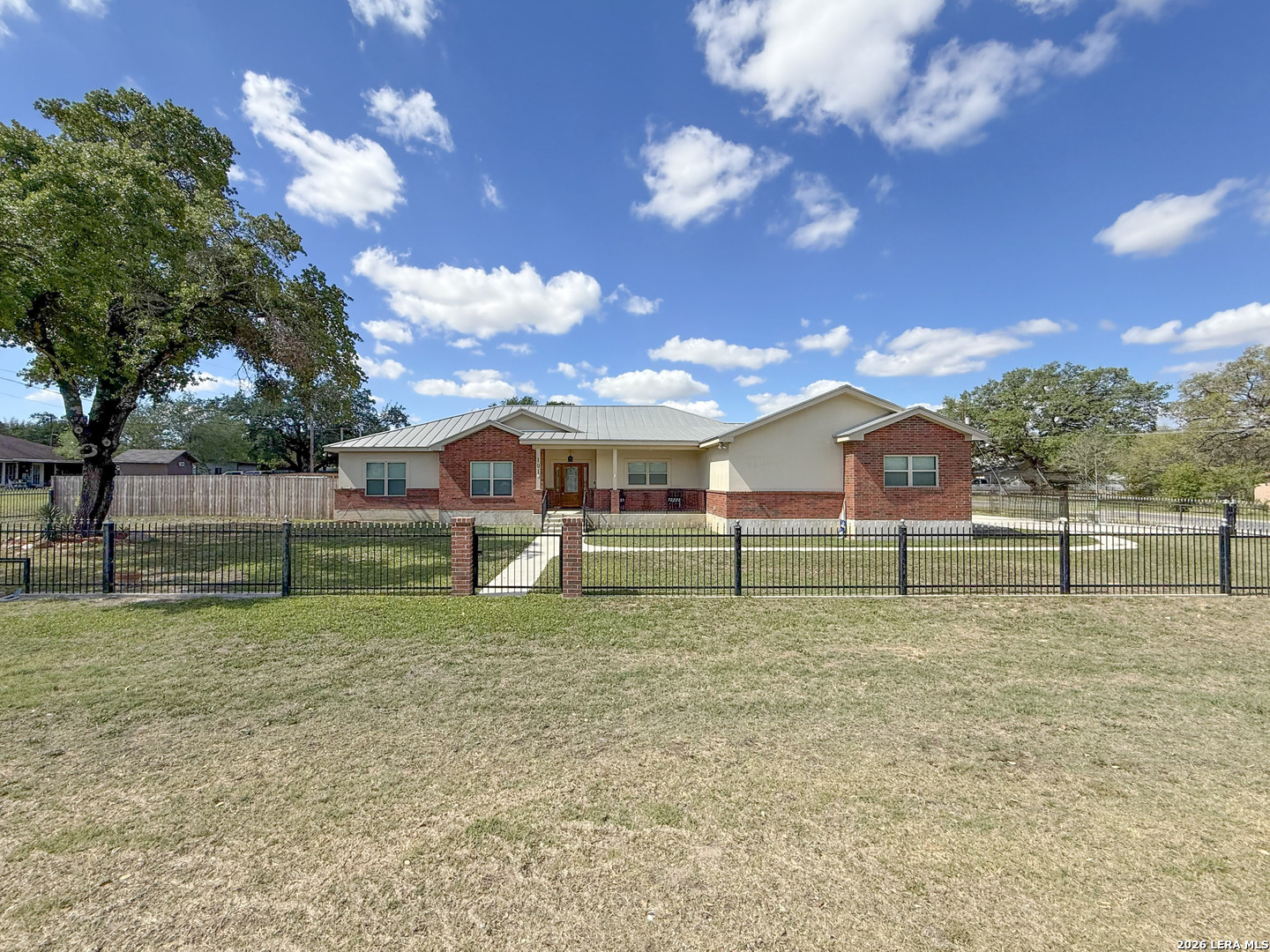 101 8th Street Natalia TX 78059