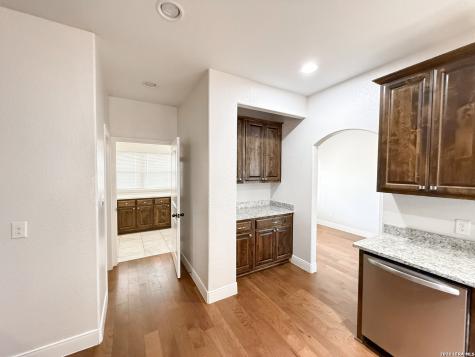 101 8th Street Natalia TX 78059