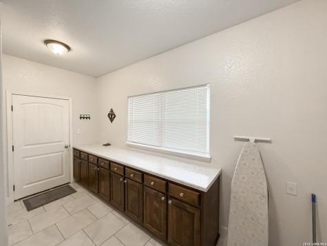 101 8th Street Natalia TX 78059