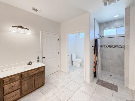 101 8th Street Natalia TX 78059