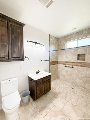 101 8th Street Natalia TX 78059