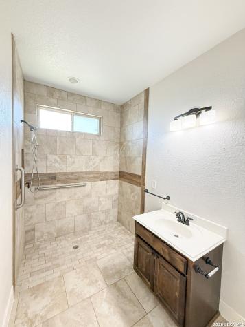 101 8th Street Natalia TX 78059