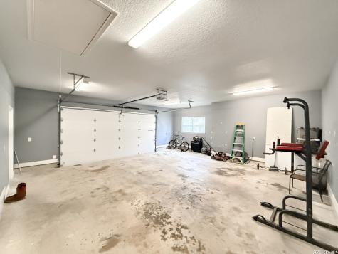 101 8th Street Natalia TX 78059