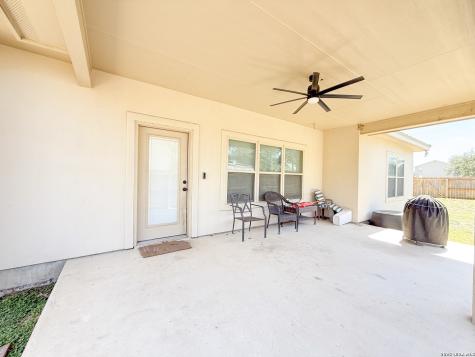 101 8th Street Natalia TX 78059
