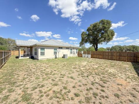 101 8th Street Natalia TX 78059