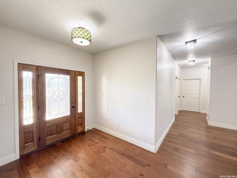 101 8th Street Natalia TX 78059