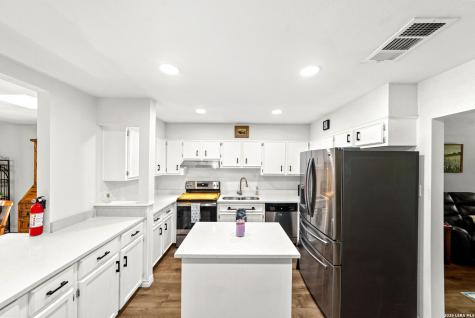 8814 Pertshire Street San Antonio TX 78254