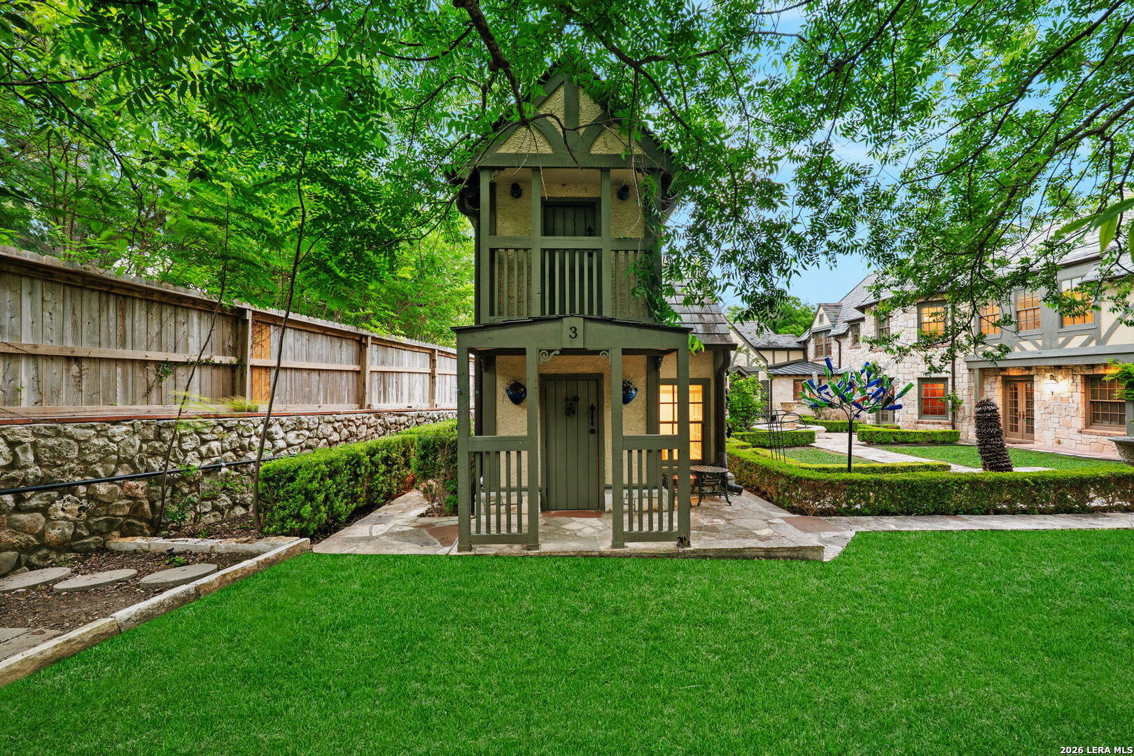 604 E Olmos Olmos Park TX 78212