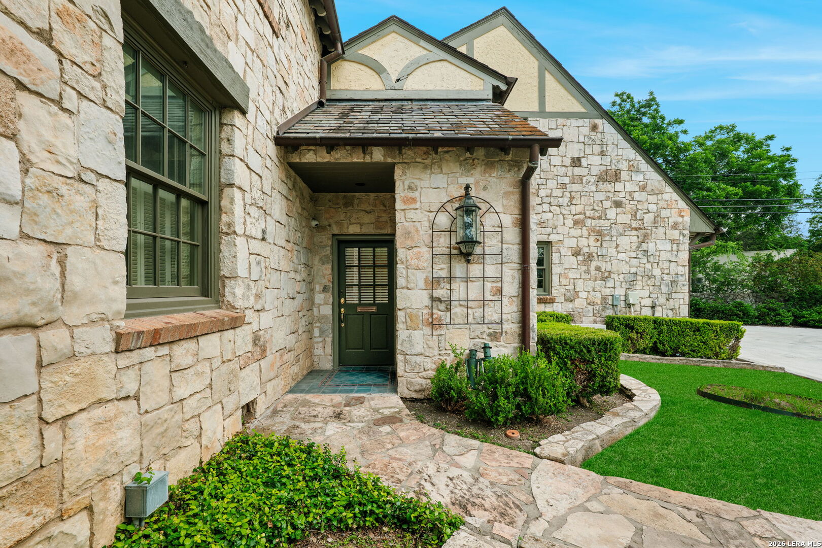 604 E Olmos Olmos Park TX 78212