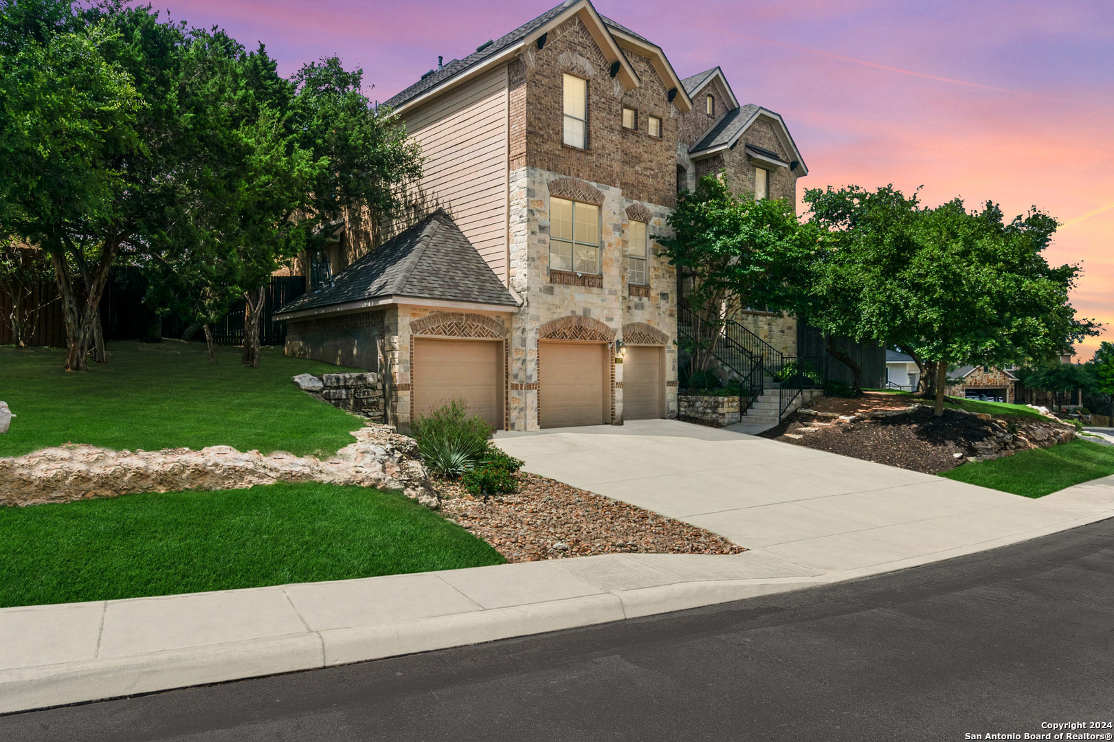 1607 Sun Mountain San Antonio TX 78258