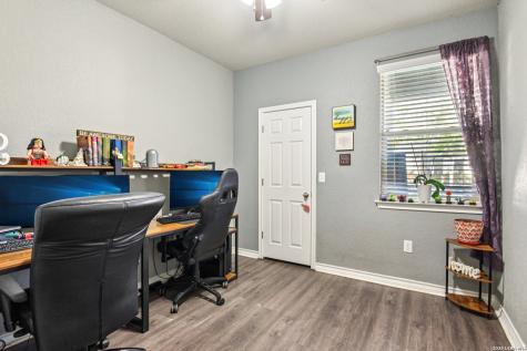 8814 White Crown San Antonio TX 78254