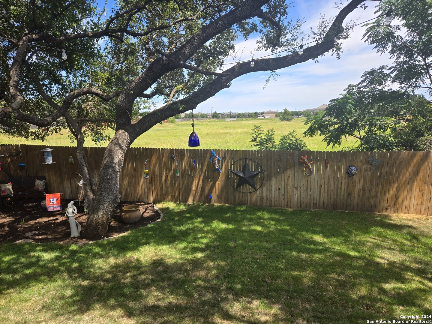 8814 White Crown San Antonio TX 78254