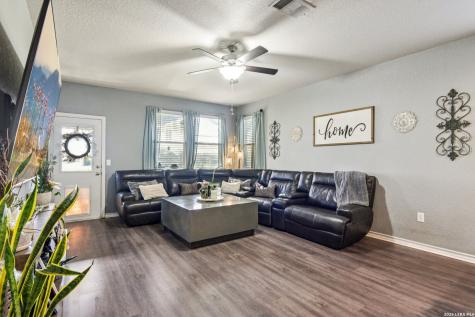 8814 White Crown San Antonio TX 78254