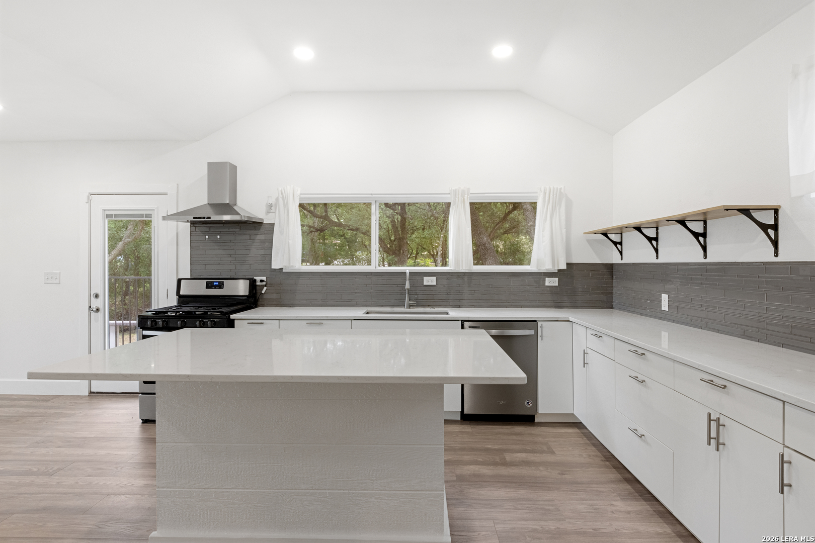17807 Hilltop Drive Helotes TX 78023