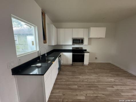 2402 W Martin Street San Antonio TX 78207