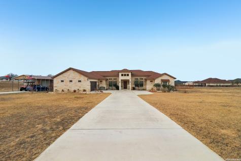 311 Abrego Lake Floresville TX 78114